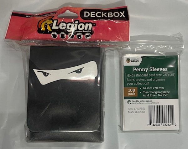 Deckbox Ninja design plus 100 ct pack of Penny sleeves